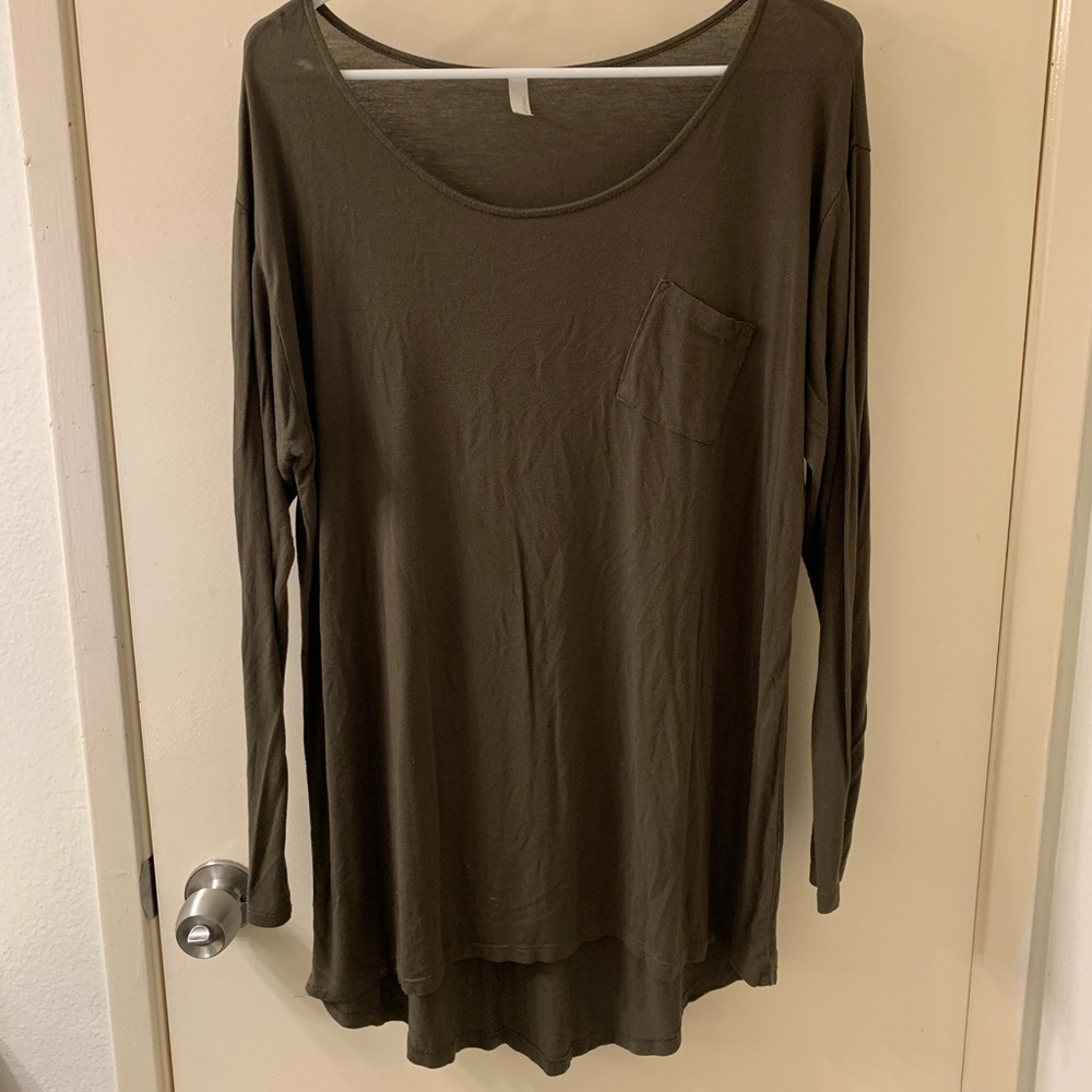Hunter green long sleeve thin shirt
